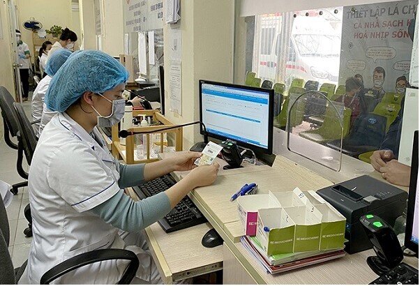 Bộ Y tế giải thích gì về thẻ BHYT chỉ được sử dụng sau 30 ngày đóng tiền?