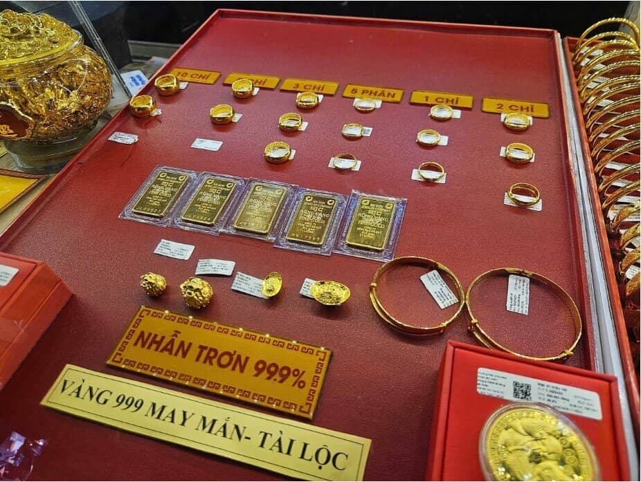 Vàng nhẫn 99,99 mỗi nơi một giá!
