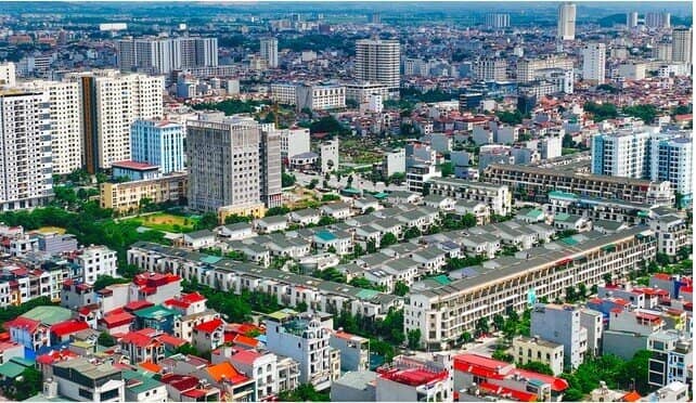 Trước khi Bộ Nội vụ yêu cầu tạm dừng, cả nước đã sáp nhập huyện, xã theo tiêu chuẩn cũ đến đâu?