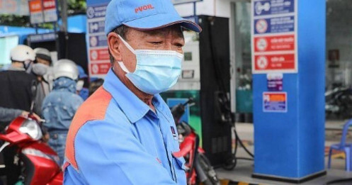 Giá xăng RON 95 lên sát 21.000 đồng một lít