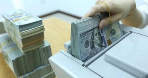 Giá bán USD tự do vượt mức 26.200 đồng