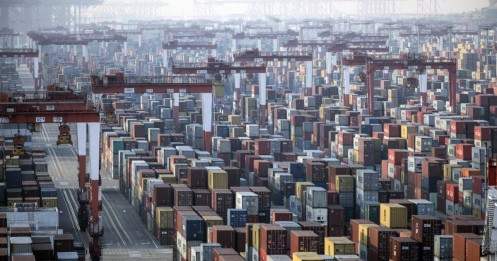 Trung Quốc Trong Lòng Bão: Áp Lực Giảm Phát, Thương Mại Gãy Cánh – Kích Cầu Có Cứu Nổi?