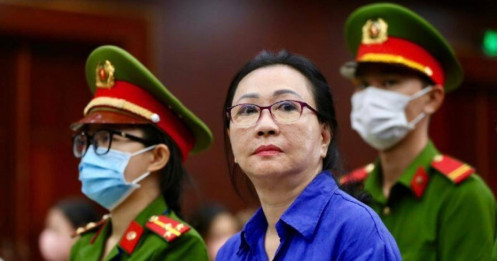 Bị cáo Trương Mỹ Lan khóc và cho biết đã sẵn sàng khắc phục hậu quả