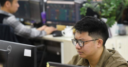 Phòng thủ bằng cổ phiếu “nội địa”