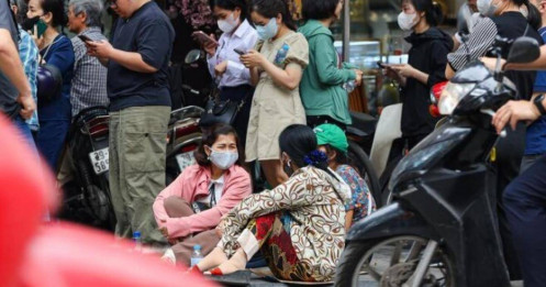 Khách mua 1 chỉ vàng, cửa hàng hẹn 10 ngày sau trả