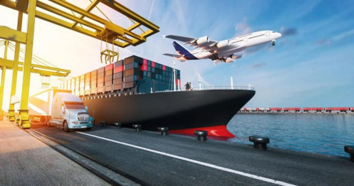 📦Xuất khẩu Trung Quốc tăng trưởng mạnh bất chấp thuế quan Mỹ: Lỗ hổng hay chiến lược khôn ngoan? 🌏