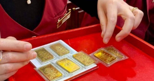 Rủi ro 'đu đỉnh' vàng vì FOMO