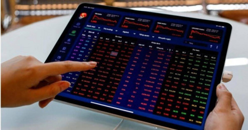 Chứng khoán giảm hơn 6% trong tháng 4