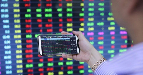 Cổ phiếu "bứt tốc" tháng 4: "Kỳ lân" nào "chống chọi" bão?