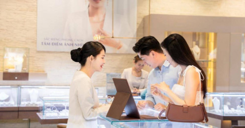 Giá vàng thế giới hạ rất mạnh khi thị trường vàng Việt Nam nghỉ lễ