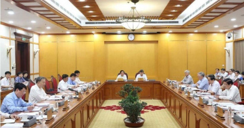 Thông báo chủ trương về dự kiến nhân sự chủ chốt các địa phương sau sáp nhập