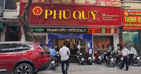 Giá vàng chiều ngày 7/5 quay đầu giảm, bất ngờ động thái của cửa hàng vàng