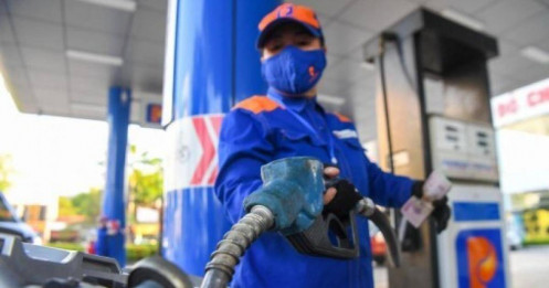 Giá xăng RON 95 về sát 19.000 đồng/lít