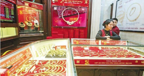“Cá mập” giảm mua, thị trường vàng ngày càng khó đoán