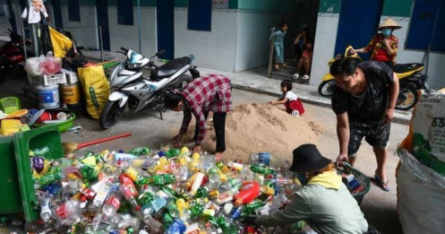 'Cần tăng thuế với nhựa dùng một lần'