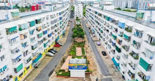 Dân Hà Nội "săn" nhà ở xã hội.