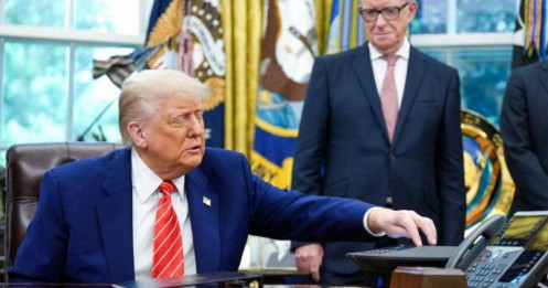 Tổng thống Trump nói đàm phán thương mại với EU khó hơn Trung Quốc