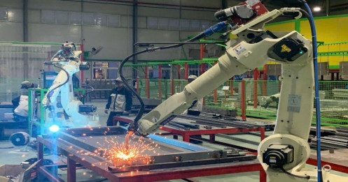 Kiên trì mục tiêu tăng trưởng từ 8% trong năm 2025