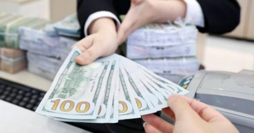 Giá USD tại Việt Nam giảm mạnh