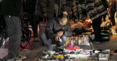 Kỳ lạ “khu chợ ma” ở châu Á: Đêm mở, sáng đóng, có người kiếm gần 300 triệu/tháng