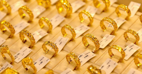 Giá vàng hôm nay 17/5/2025 tăng vọt rồi giảm sâu, SJC xoay chiều chóng mặt