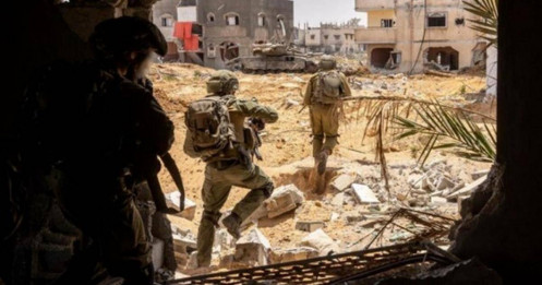 Israel đánh lớn, đổ quân vào cả 2 đầu dải Gaza