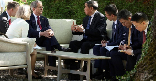 Thoát khỏi bờ vực: Cuộc chiến thương mại Mỹ - Trung sẽ đi về đâu?