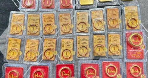 Bán 20 chỉ lúc 89 triệu đồng/lượng, người đàn ông ở Hà Nội ước vàng giảm về 90 triệu để mua lại