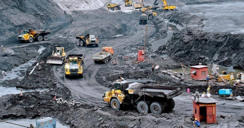 Khoáng sản "dậy sóng": Loạt cổ phiếu tăng trần