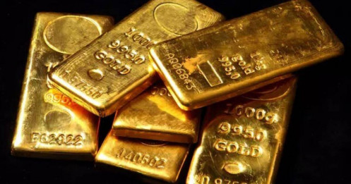 Vàng vượt 3.300 USD: Khi lãi suất hạ và niềm tin vào USD suy giảm