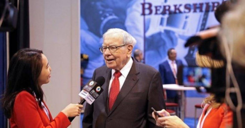 Warren Buffett: Chứng khoán nhiều cơ hội hơn bất động sản