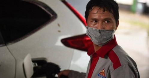 Giá xăng giảm về sát 19.500 đồng