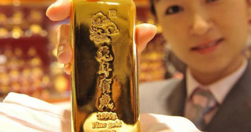 Trung Quốc kích hoạt làn sóng mua vàng, phiên giao dịch đêm sôi động