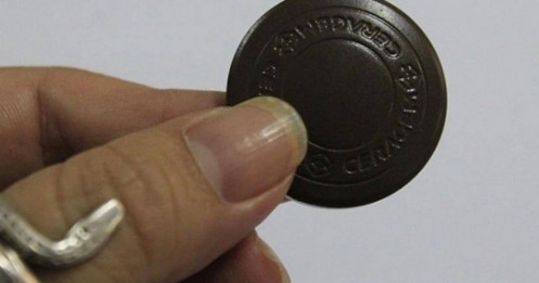 'Bọn lừa đảo dụ mẹ tôi mua 10 cục đá 35 triệu đồng'