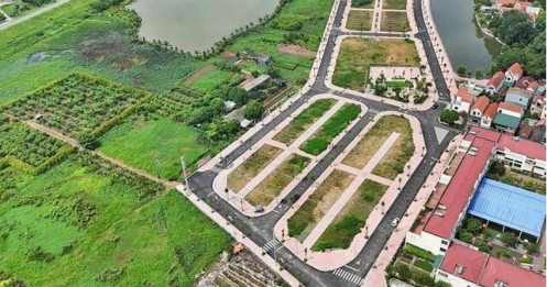 Môi giới đất nền đồng loạt quay lại với nghề