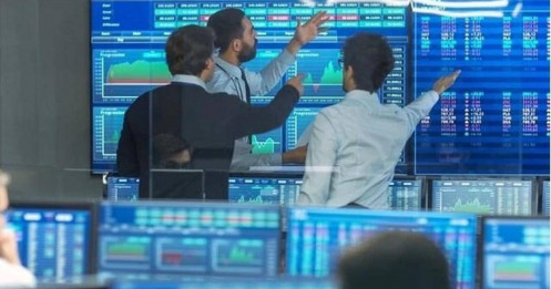 Khối ngoại tiếp tục bán ròng 300 tỷ đồng, ngược dòng 'gom' mạnh cổ phiếu NVL