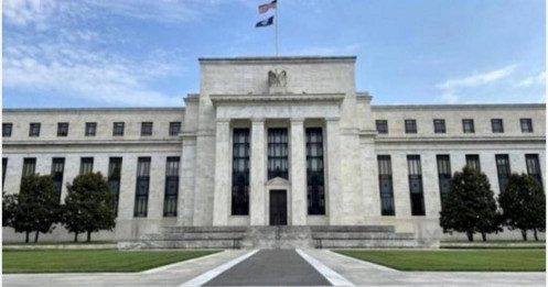 Thống đốc Fed để ngỏ khả năng cắt giảm lãi suất vào cuối năm