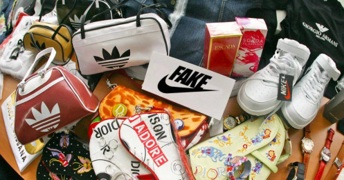 Hàng giả tràn lan: Trách nhiệm "đá bóng", dân gánh chịu?