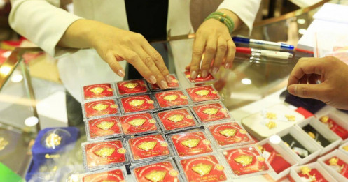 Giá vàng hôm nay 3/6: Tăng vọt do căng thẳng thương mại Mỹ - Trung leo thang