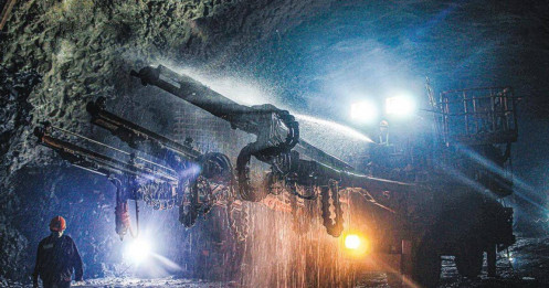 Phòng thủ với nhóm đầu tư công