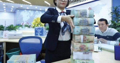 NIM "teo tóp": Hệ quả của gánh nặng kép