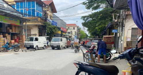 La Phù: Khi "bão" hàng giả thổi bay không khí cao điểm