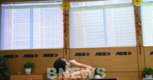 Chứng khoán bước vào vùng trũng thông tin, VN-Index đối mặt nhiều thử thách