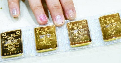 Vàng trong nước cao hơn thế giới 13 triệu đồng/lượng