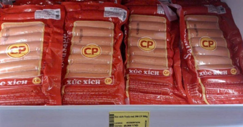 Lùm xùm thịt heo C.P. Việt Nam, tờ 'cam kết từ thương hiệu CP' tại quầy hàng biến mất