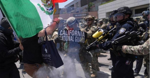 700 lính thủy đánh bộ lên đường đến Los Angeles, bang California phản ứng mạnh