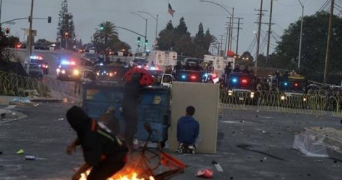 Thành phố Los Angeles tiếp tục hỗn loạn