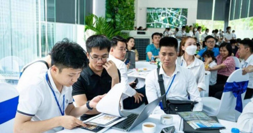 Thị trường BĐS sôi động, các sàn giao dịch đẩy mạnh tuyển quân