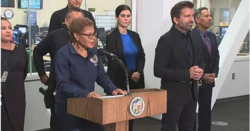 Mỹ: 30 thị trưởng kêu gọi chấm dứt chiến dịch truy quét nhập cư, thúc giục quân đội rút lui