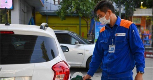 Giá xăng lên sát 20.000 đồng/lít